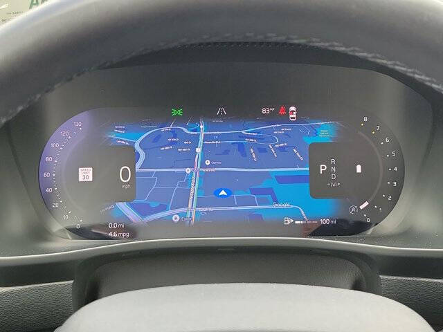 2023 Volvo XC40 B5 Plus Bright Theme