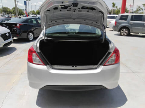 2015 Nissan Versa 1.6 S Plus