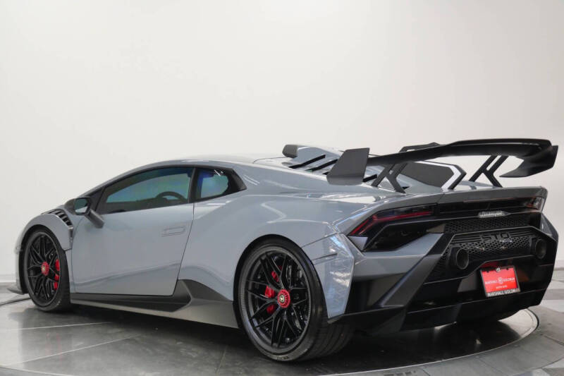 2022 Lamborghini Huracan STO
