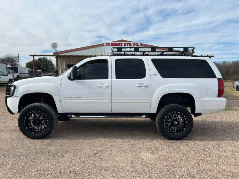 2013 Chevrolet Suburban LT's photo