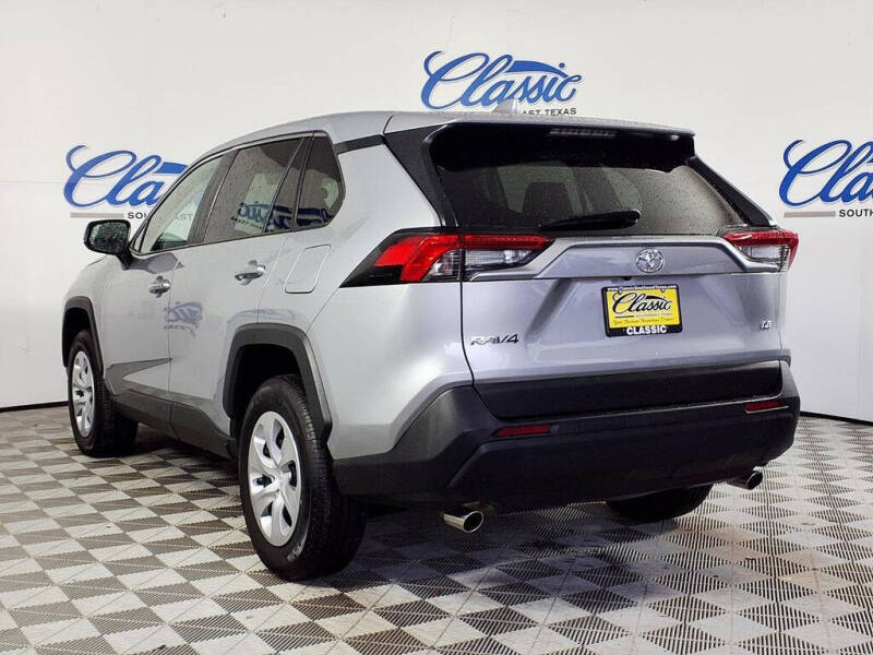 2025 Toyota RAV4 LE