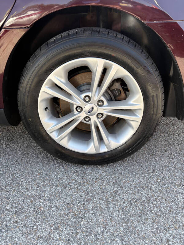 2018 Ford Taurus SEL