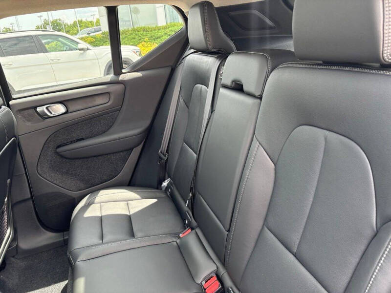 2026 Volvo XC40 B5 Plus