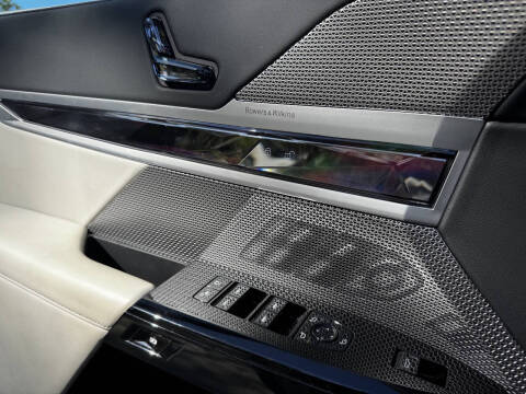 2023 BMW 7 Series 740i