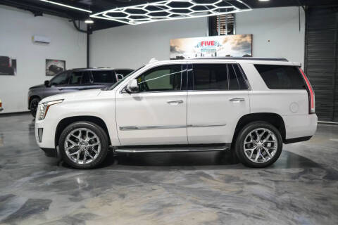 2016 Cadillac Escalade Luxury Collection