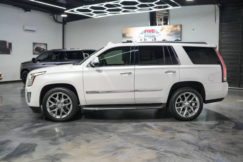 2016 Cadillac Escalade Luxury Collection