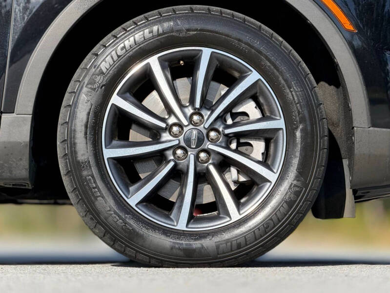 2022 Lincoln Nautilus Standard
