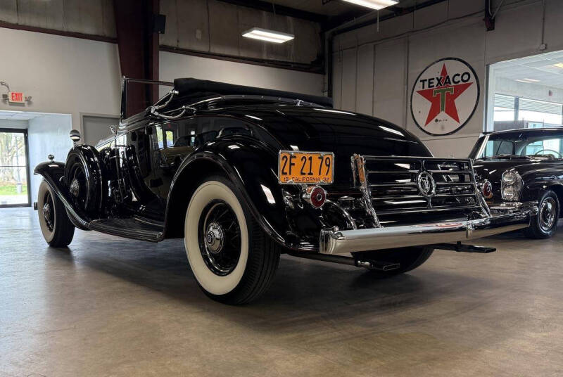 1932 Cadillac Series 370B