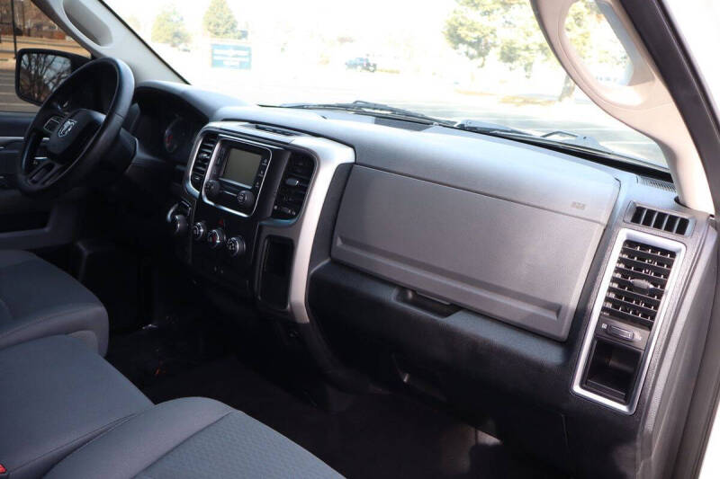 2016 RAM 1500 SLT