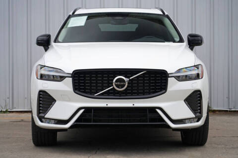 2024 Volvo XC60 B5 Plus Dark Theme