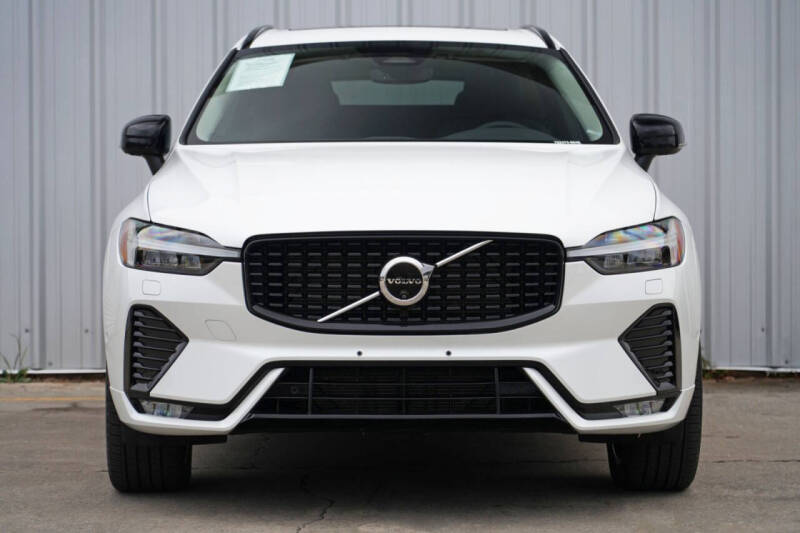 2024 Volvo XC60 B5 Plus Dark Theme