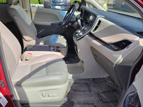 2016 Toyota Sienna XLE Premium 8-Passenger
