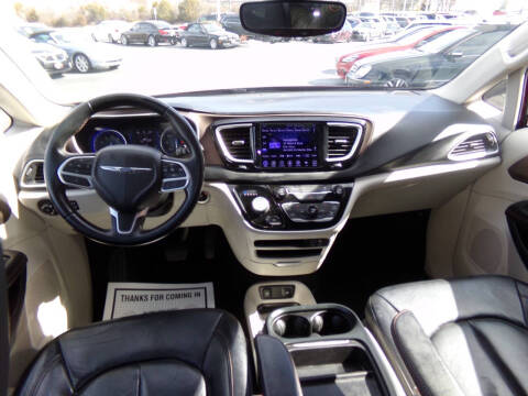 2017 Chrysler Pacifica Touring-L