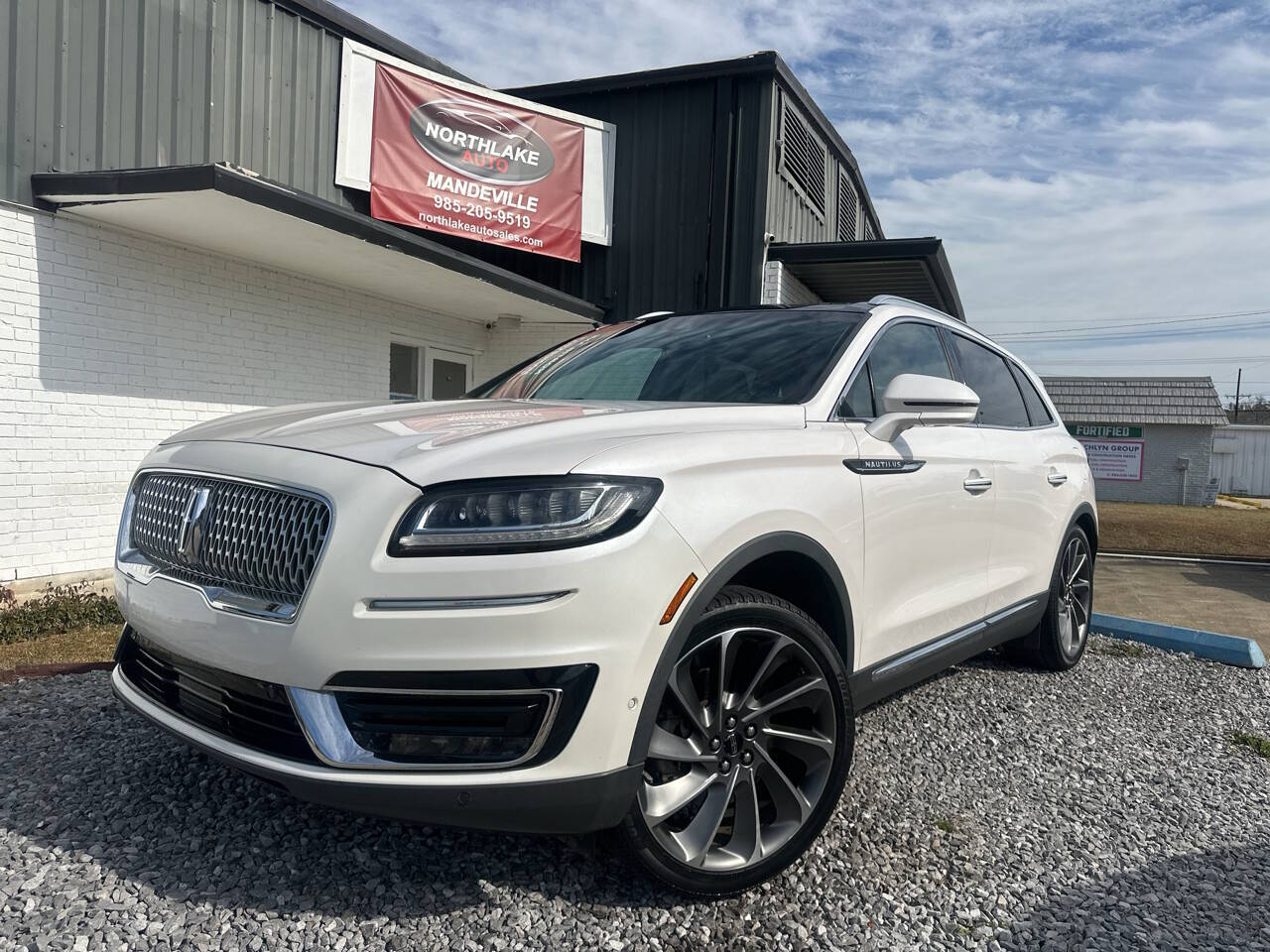 White 2019 Lincoln Nautilus Reserve Reserve 4dr SUV 1