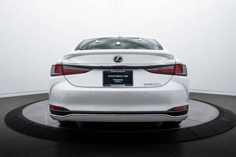 2024 Lexus ES 300h Ultra Luxury