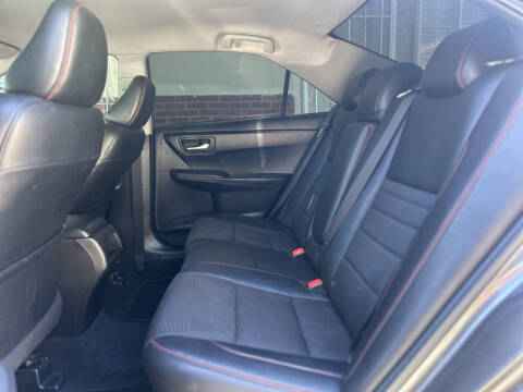 2017 Toyota Camry SE