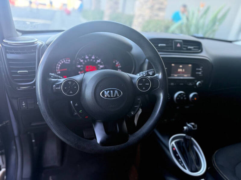 2016 Kia Soul +