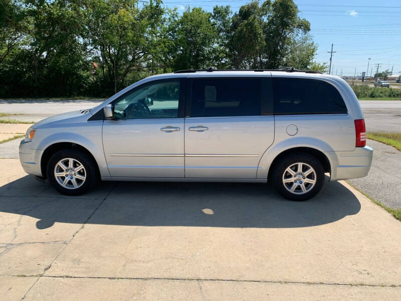 2009 Chrysler Town and Country for sale at Elite Auto Plaza in Springfield IL