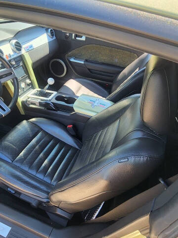 2005 Ford Mustang GT Premium