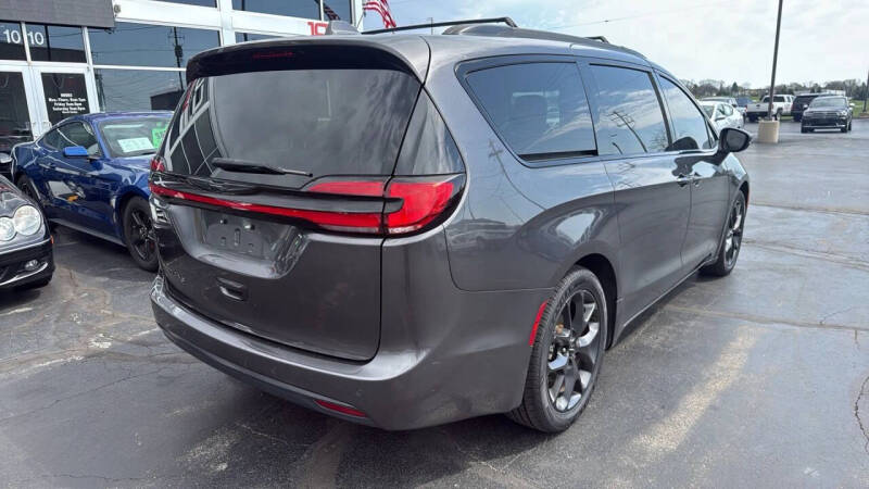 2022 Chrysler Pacifica Touring L