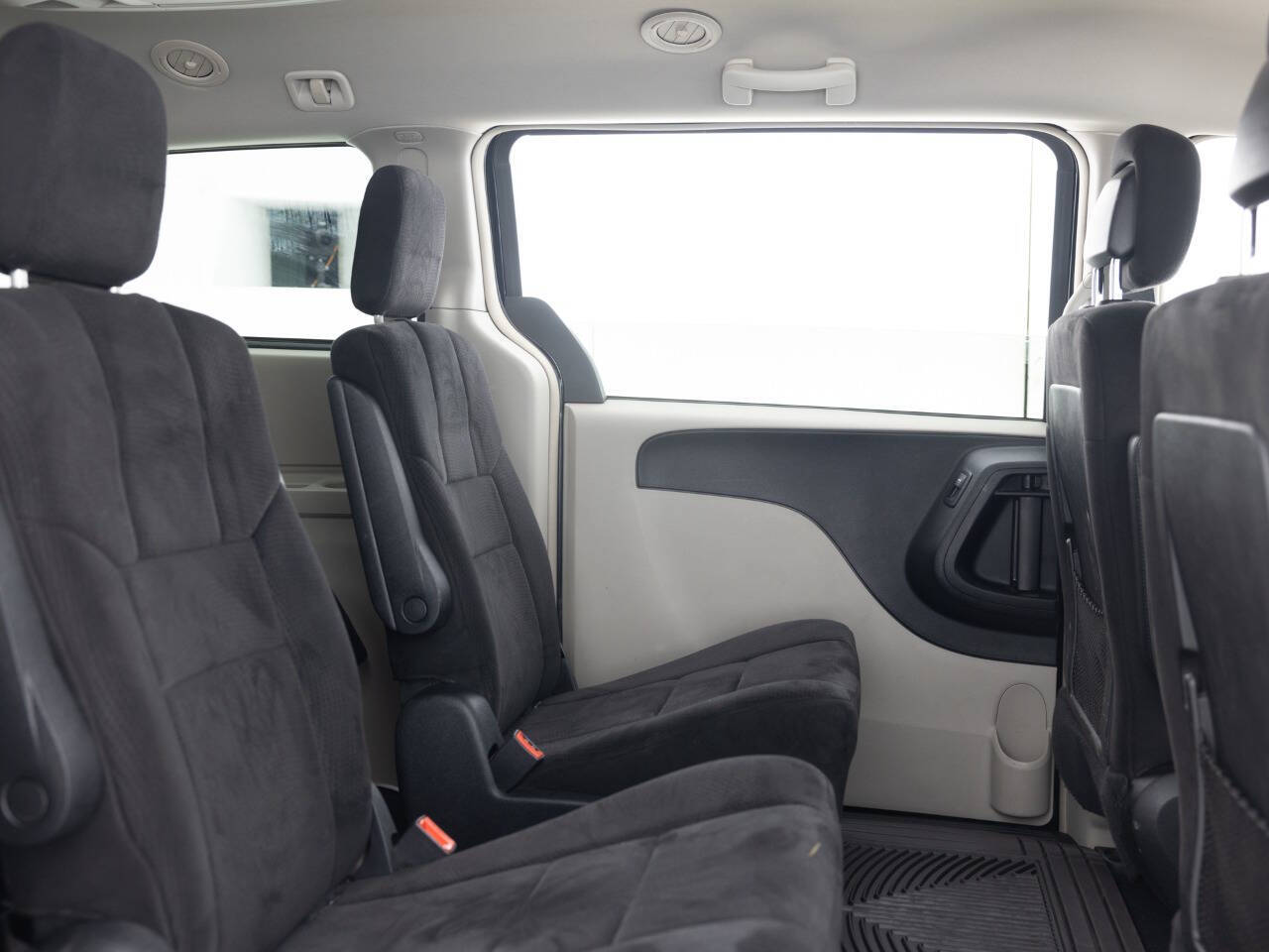 Used Car 2011 Chrysler Town And Country  Touring 4dr Mini Van For Sale Under $10,000 In Coal City, Illinois