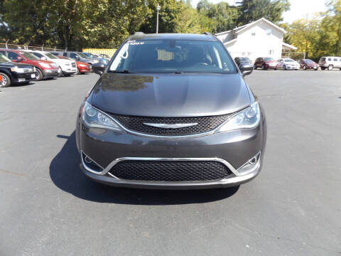 2017 Chrysler Pacifica Touring-L