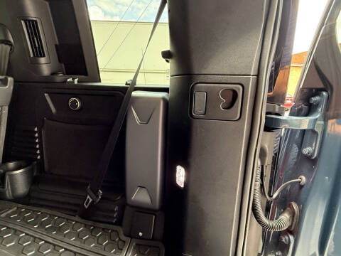 2020 Land Rover Defender 110 SE