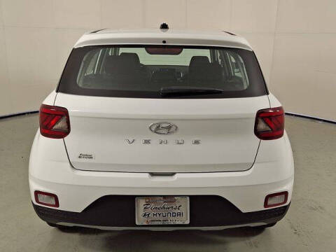 2026 Hyundai Venue SE