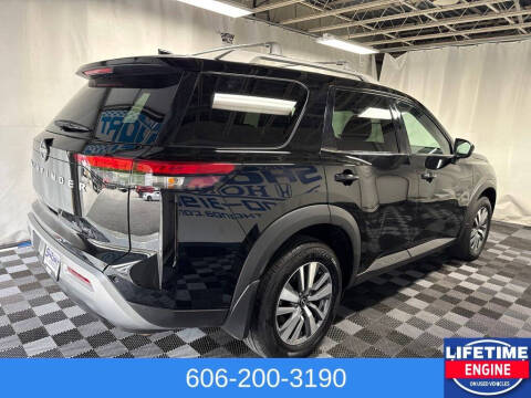 2024 Nissan Pathfinder SL