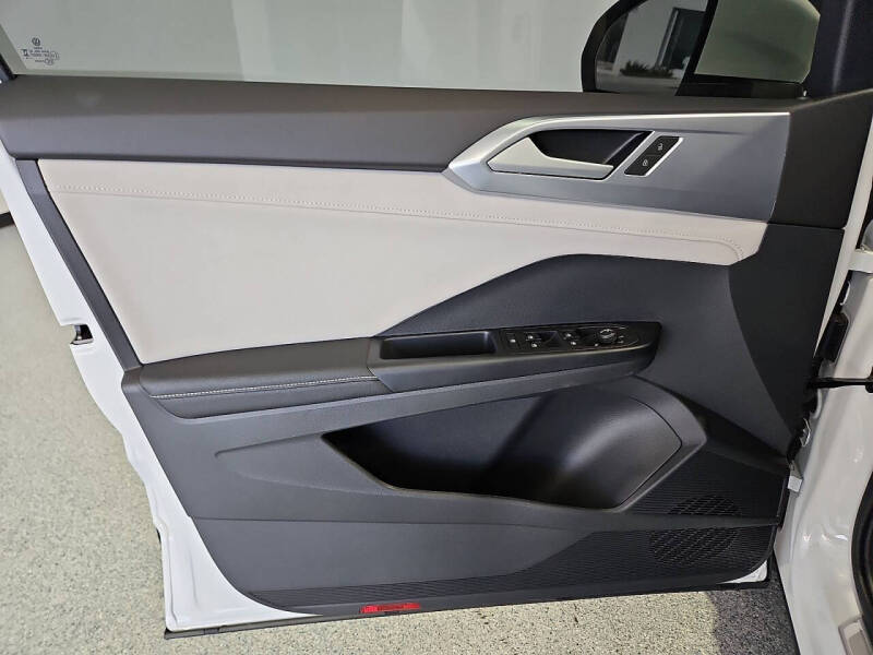 2026 Volkswagen Taos SE