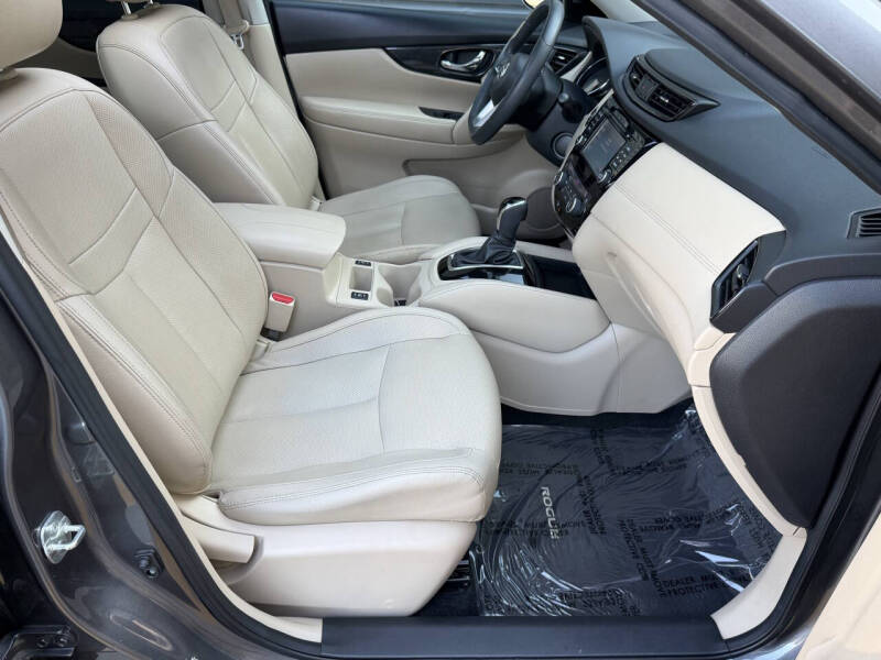 2017 Nissan Rogue SL