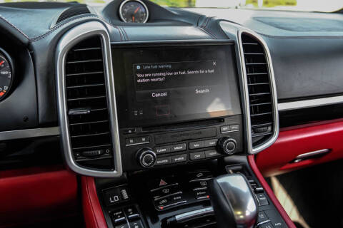 2017 Porsche Cayenne Platinum Edition