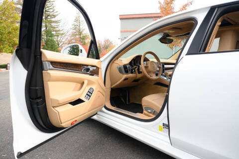 2015 Porsche Panamera 4