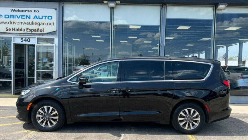 2023 Chrysler Pacifica Plug-In Hybrid Touring L