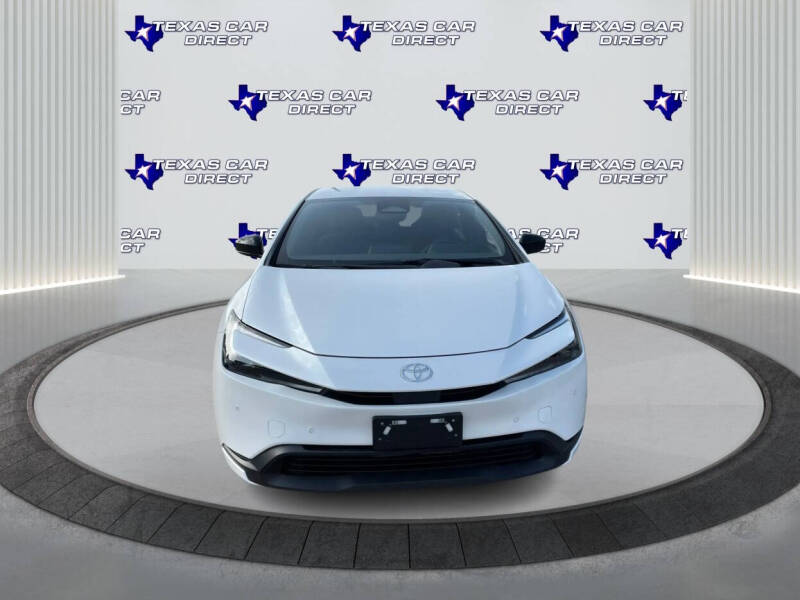 2025 Toyota Prius LE
