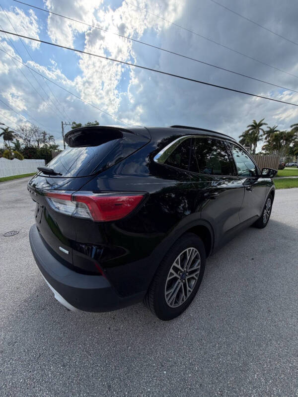 2020 Ford Escape SEL