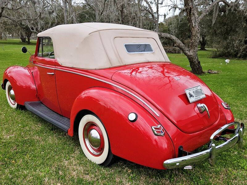 1940 Ford Deluxe