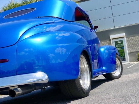 1948 Ford Super Deluxe