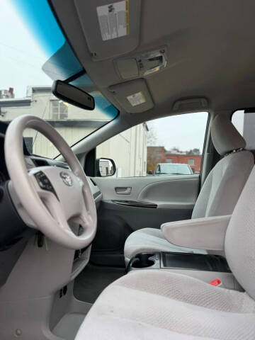 2012 Toyota Sienna