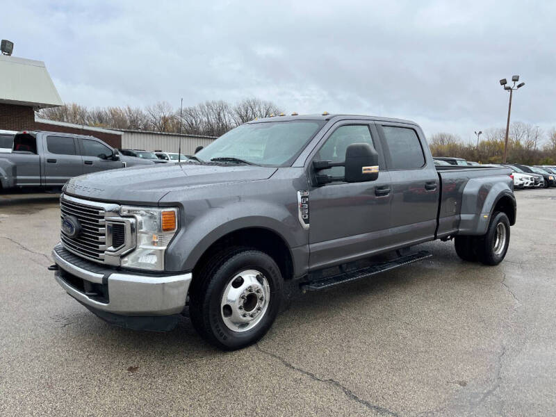 2022 Ford F-350 Super Duty XLT photo 2