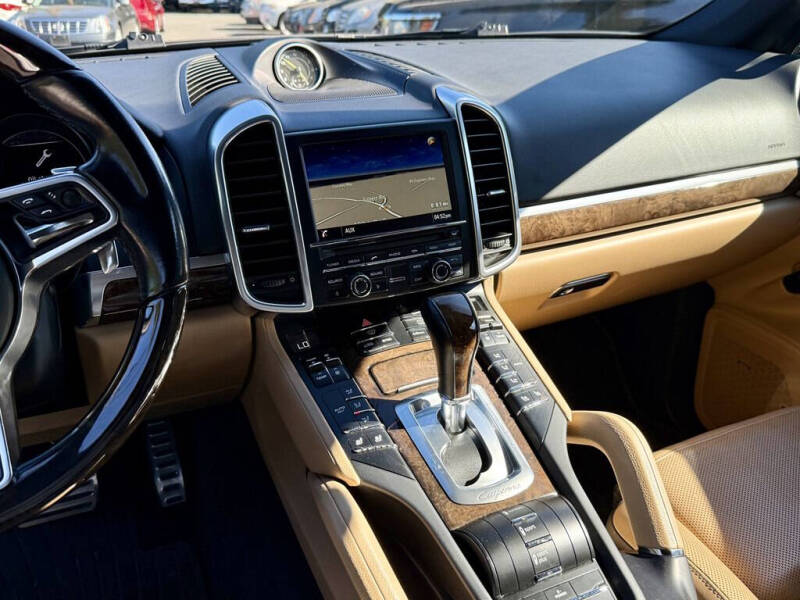 2016 Porsche Cayenne S E-Hybrid