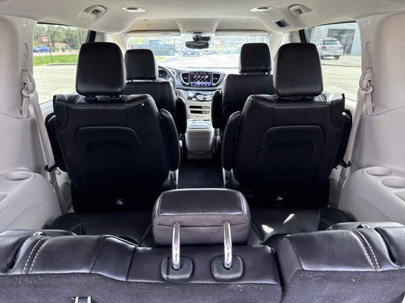 2022 Chrysler Pacifica Hybrid Touring L