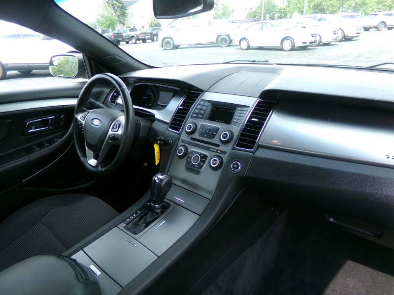 2017 Ford Taurus SEL