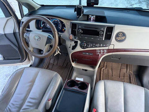 2012 Toyota Sienna LE Mobility 7-Passenger