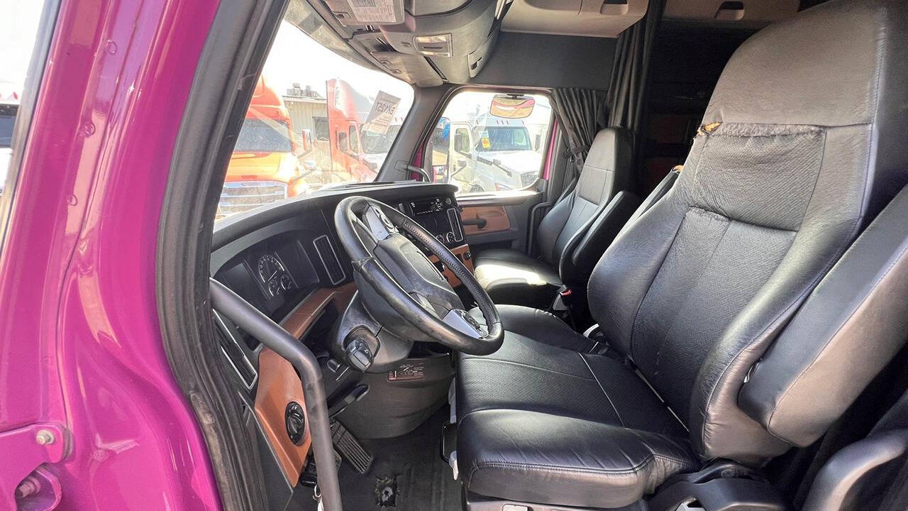 2019 Freightliner Cascadia for sale at KING TRUCK TRAILER SALES in Bakersfield, CA