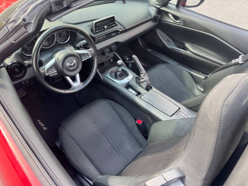 2017 Mazda MX-5 Miata Sport