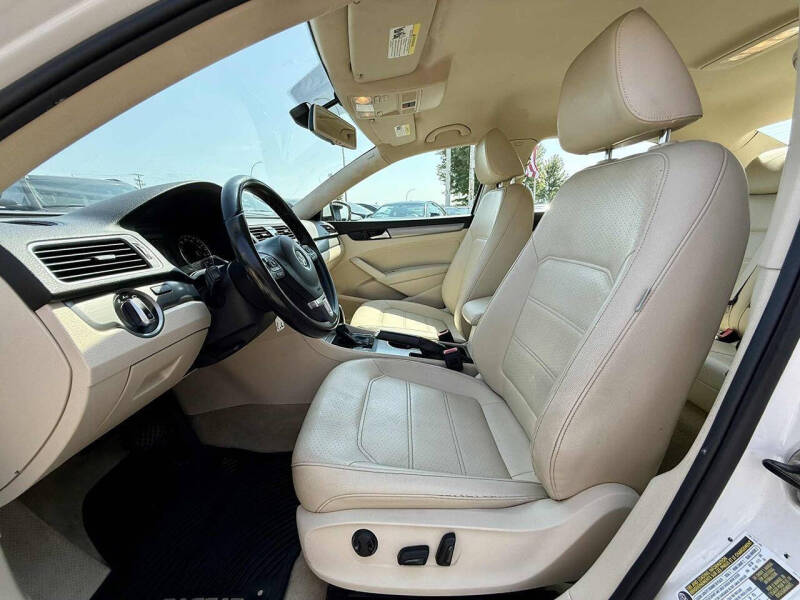 2014 Volkswagen Passat 2.5L SE PZEV