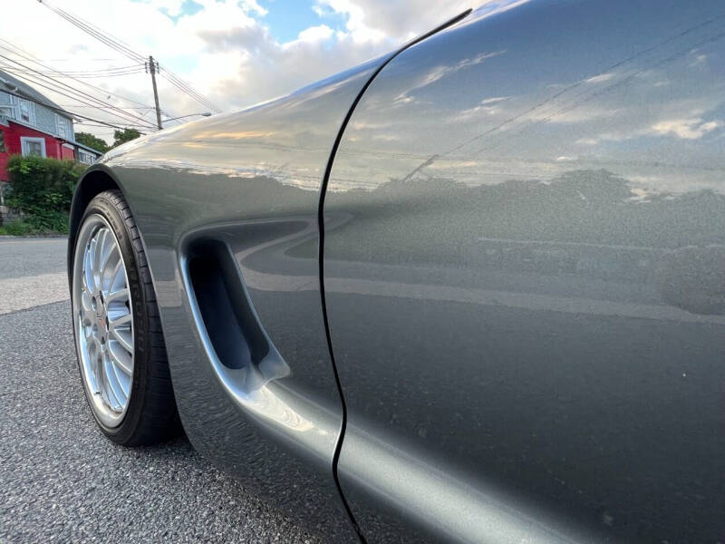 2004 Chevrolet Corvette
