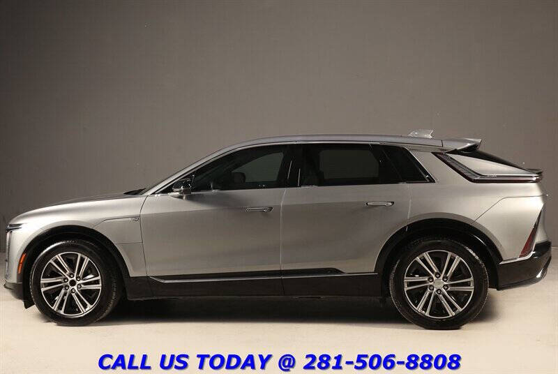 2024 Cadillac LYRIQ Luxury 1