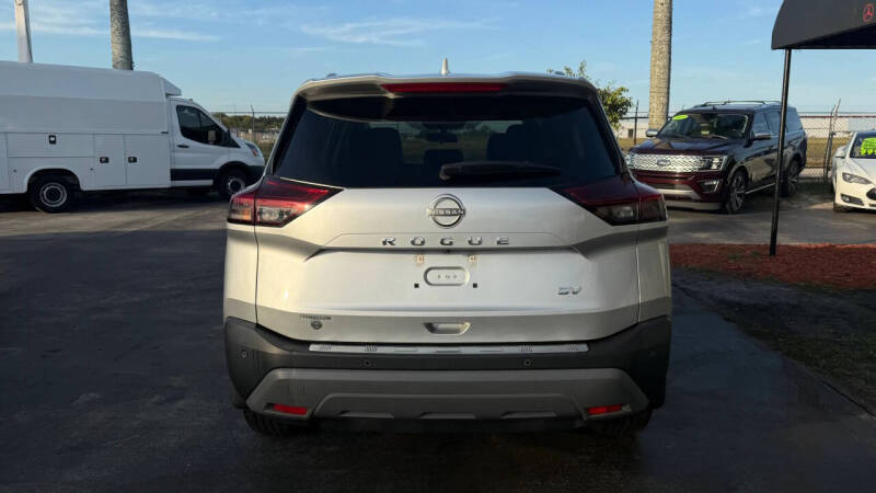 2022 Nissan Rogue SV